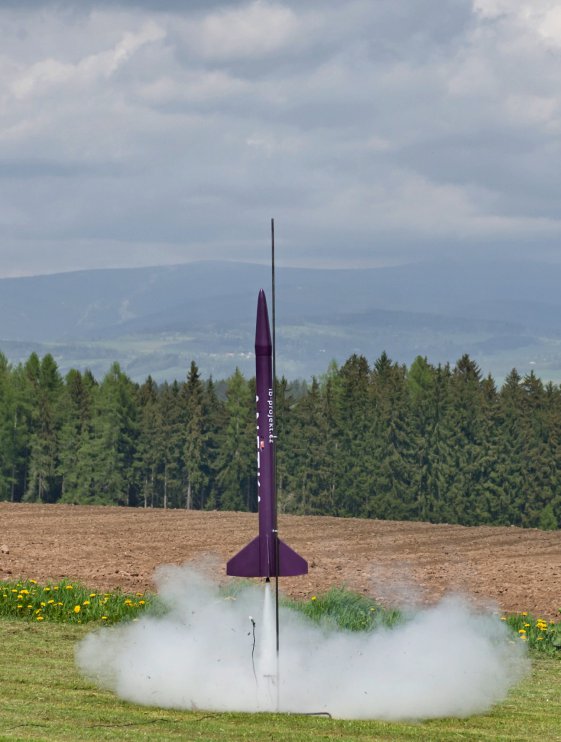 51-start rakety anetka rw